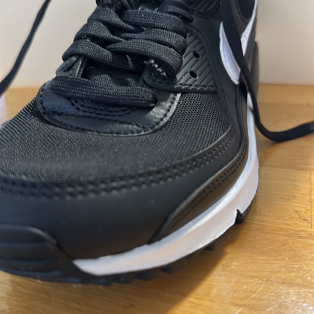 Nike Air Max Black and White Athletic Shoes - Picture 13 of 15